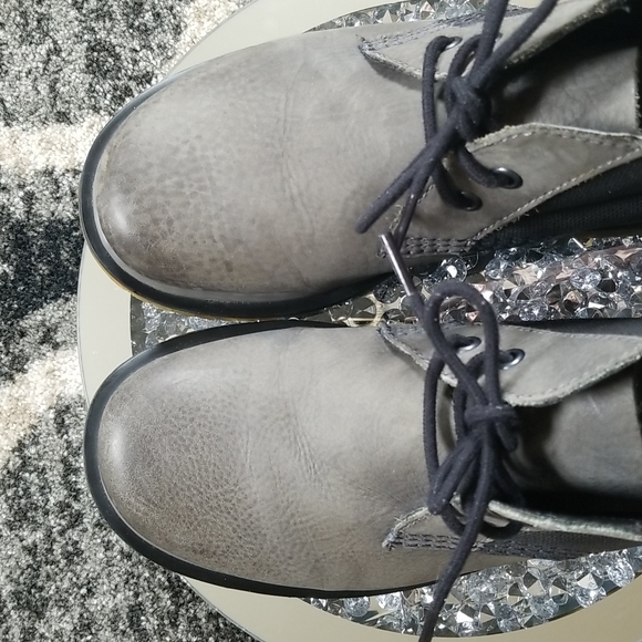 Dr. Martens Mens Wilson Chukka Boot Black and Grey - Picture 12 of 14